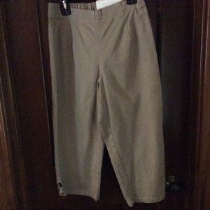 New Croft & Barrow 4P beige stretch pull-on capris